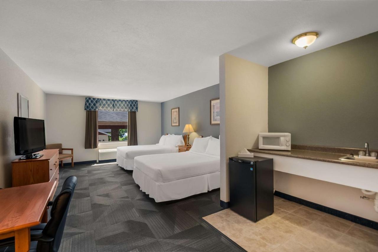 Surestay Plus Hotel By Best Western Бъркли Спрингс Екстериор снимка